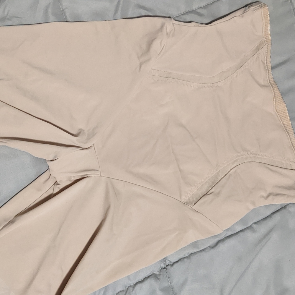 Maidenform XL shapewear
